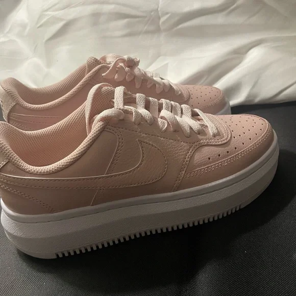 Women’s Nike Hurry Before Christmas - Picture 5 of 9